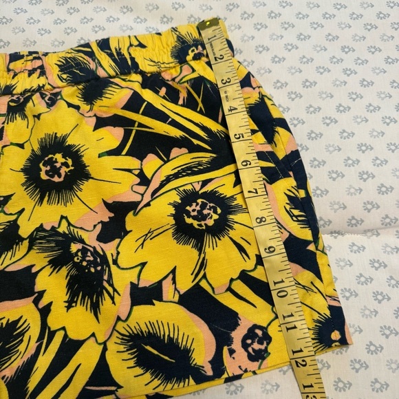 J. Crew Floral Yellow and Navy Women's Shorts - Picture 4 of 6